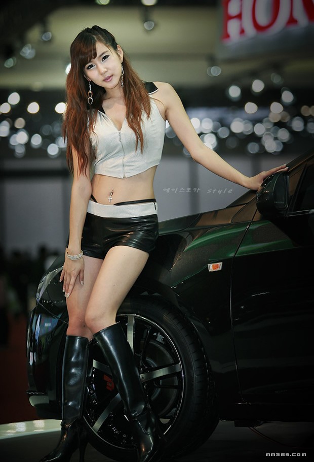 韩国车模崔玉珍的写真