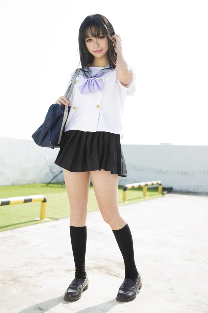 日系妹子Sora迷人学生制服玩跳蛋
