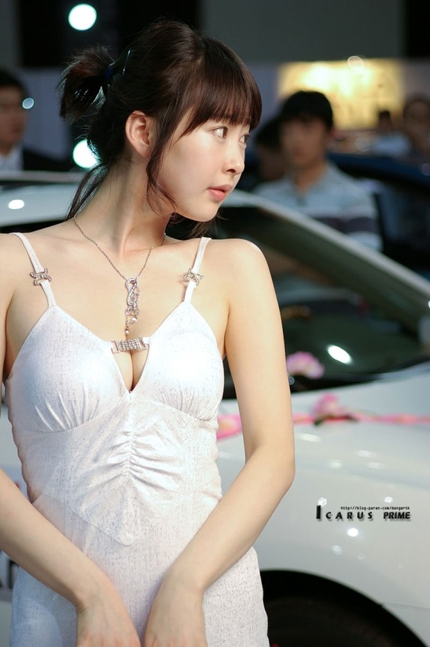 看不够的迷人韩国美女车模―韩敏智