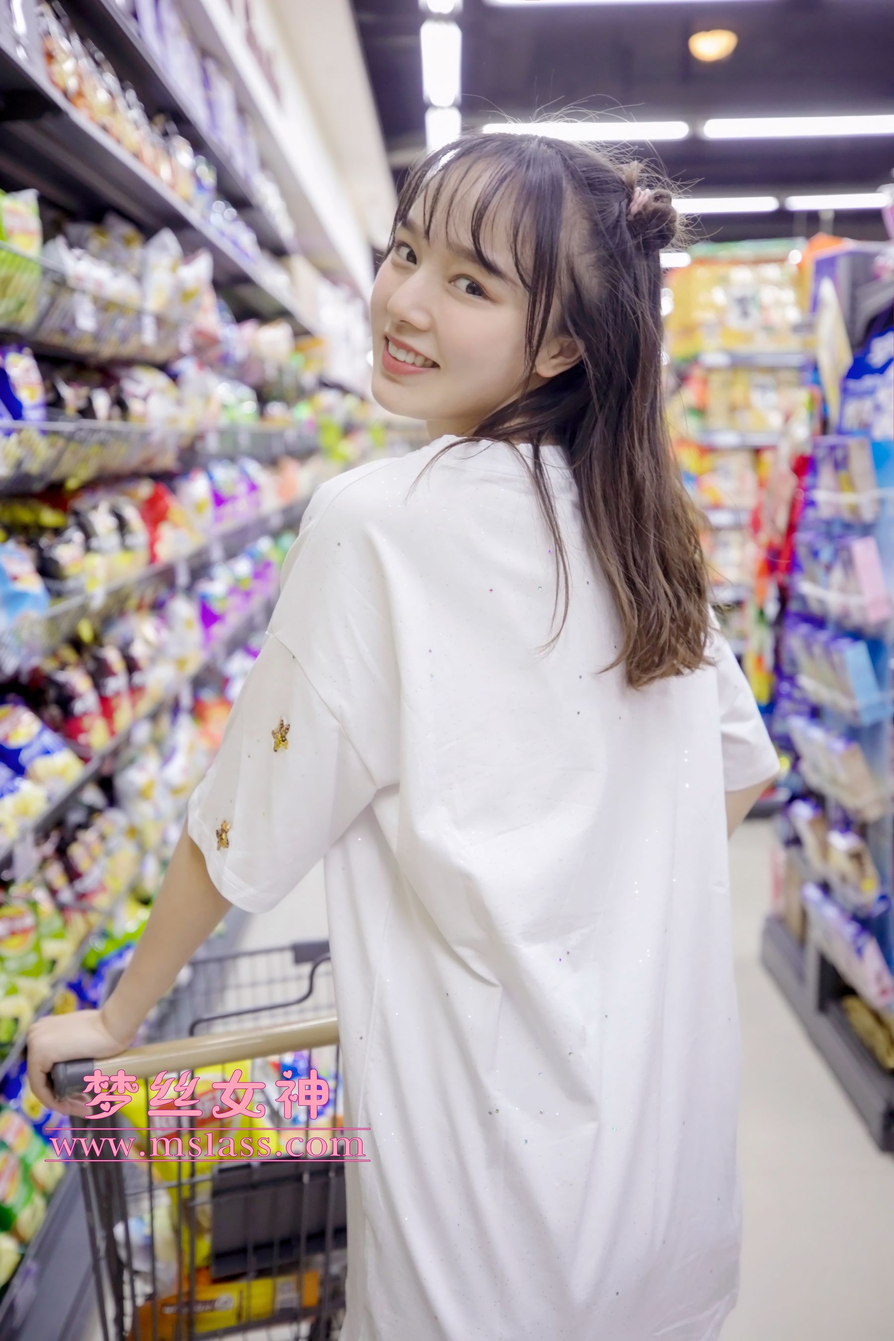 [MSLASS梦丝女神] 玥玥 超市的吃货少女