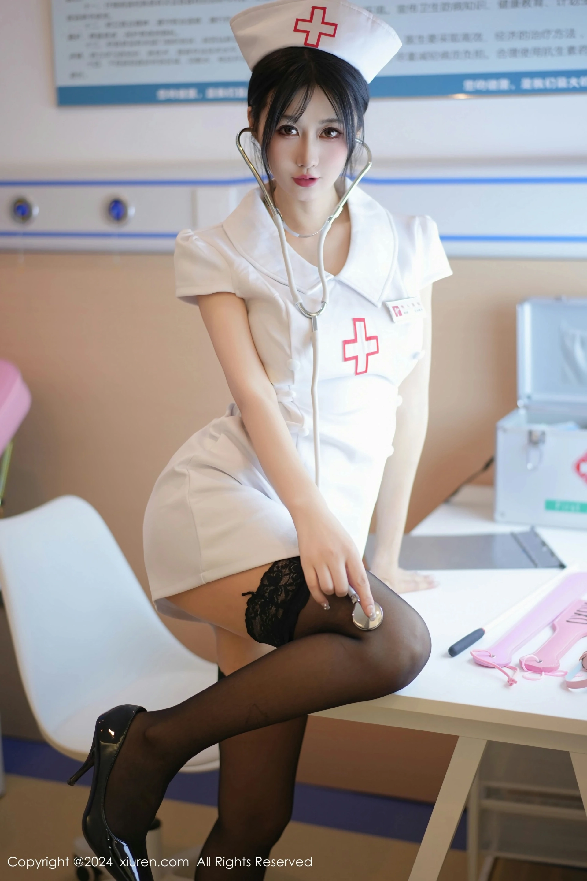 [XiuRen秀人网] 2024.05.10 No.8512 laura阿姣 白色护士服 性感写真 [87+1P]