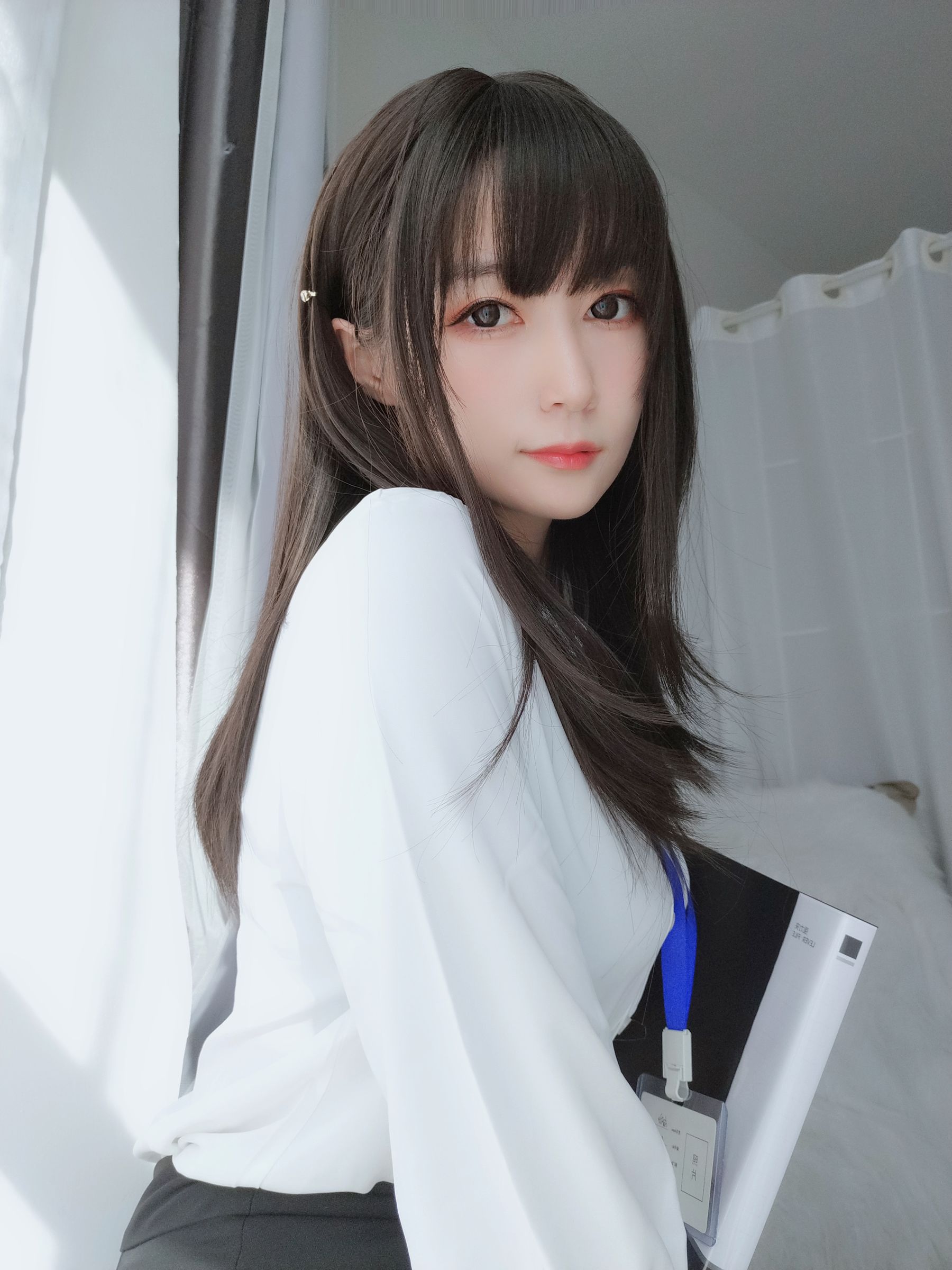 [COSPLAY] Coser小姐姐白银 – 制服