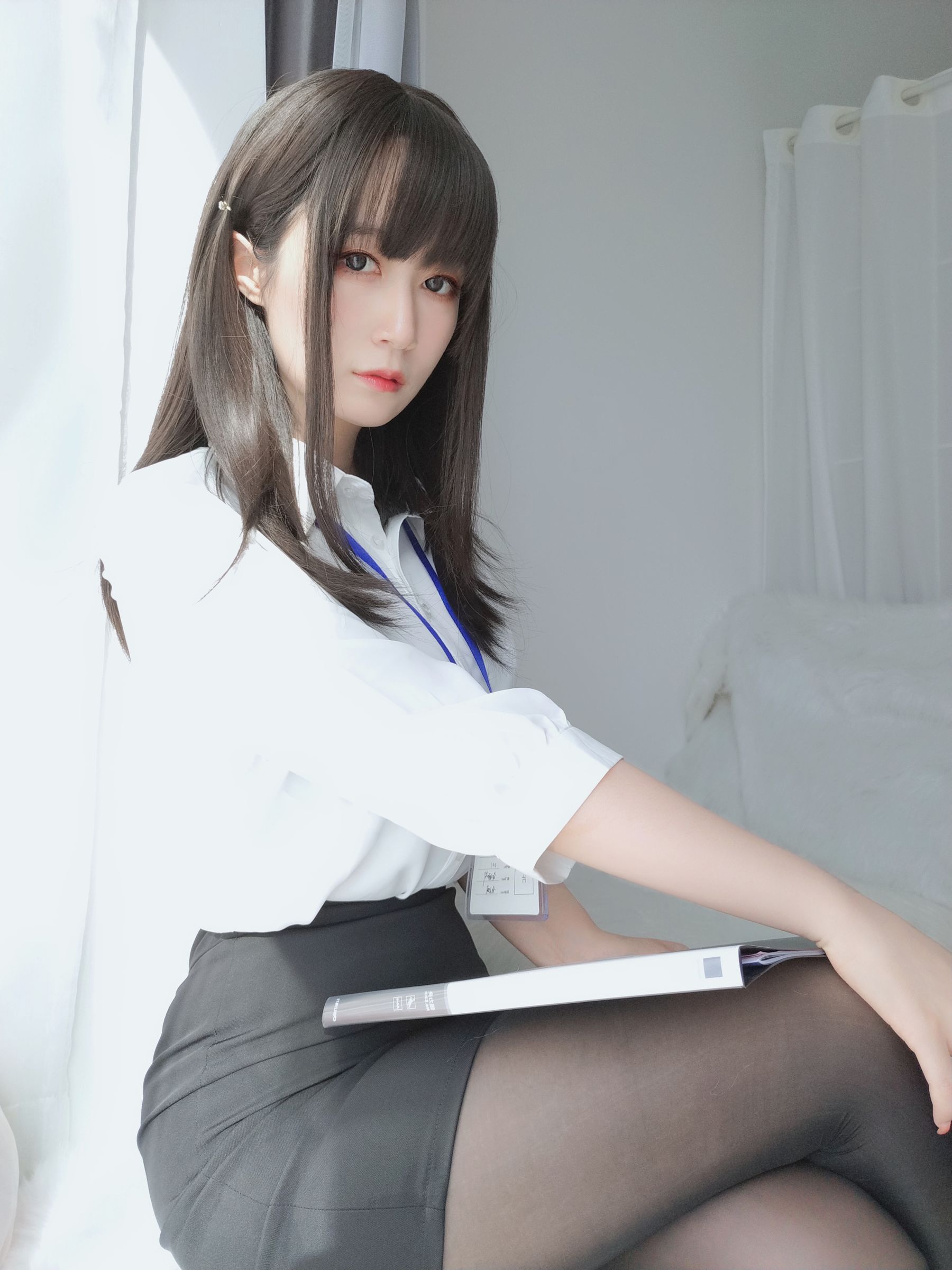 [COSPLAY] Coser小姐姐白银 – 制服