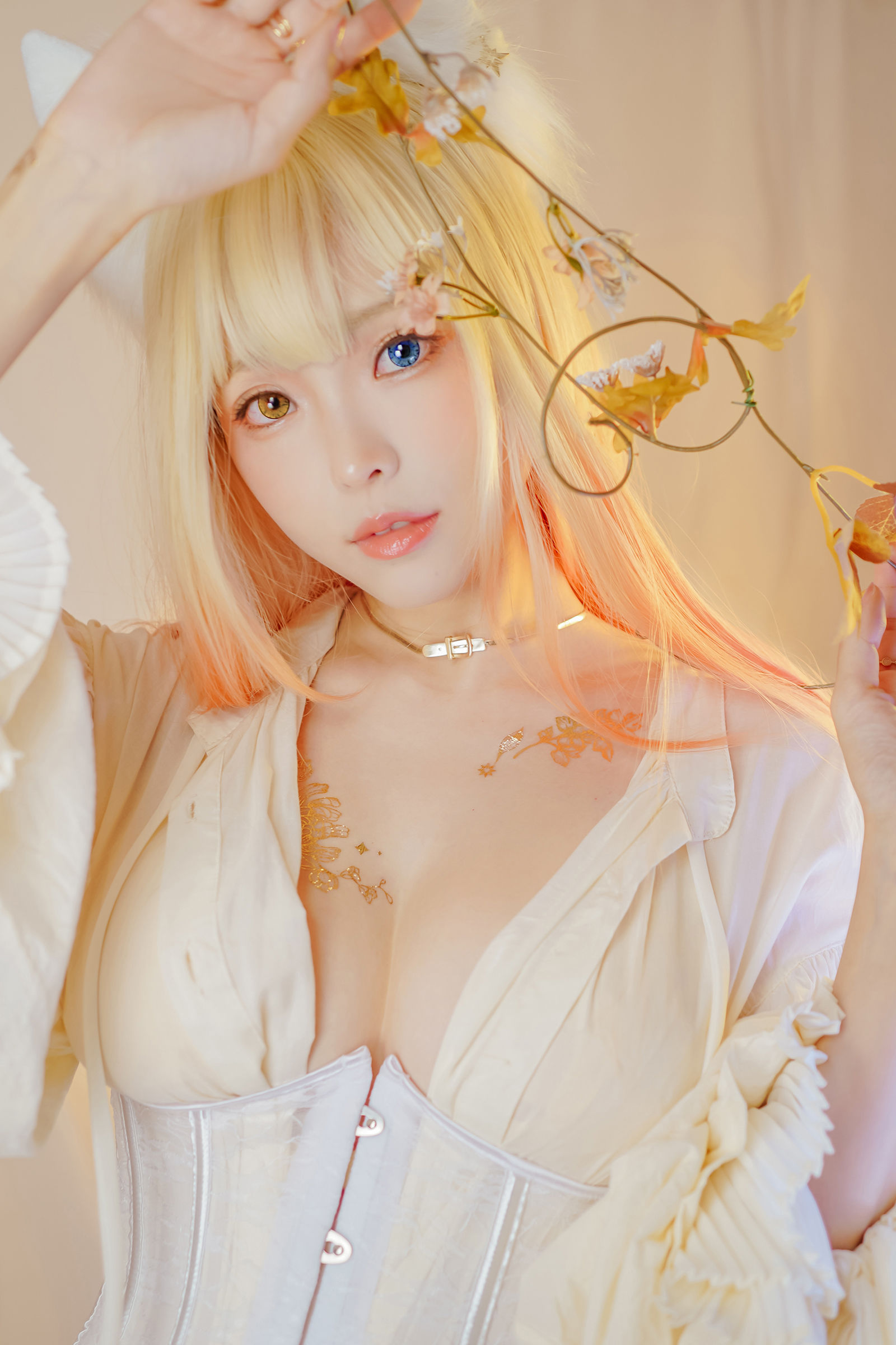 [COSPLAY] Ely_eee(ElyEE子) – Cat魔女與貓